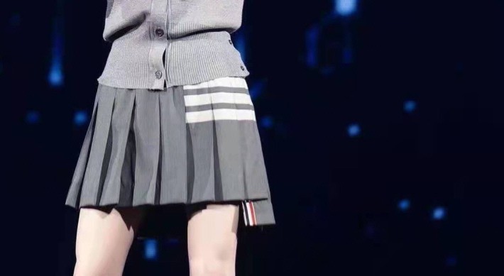  *실사있어요* 골프웨어 스커트로 추천! TJ 톰브라운 여자 사선 스커트 치마 알아봐요