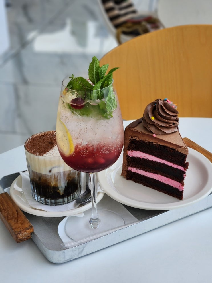  거제 일운면 오션뷰 디저트 카페 N436, 거제여행 필수 코스 추천해요 시그니처 메뉴, 수제 케이크 냠굿