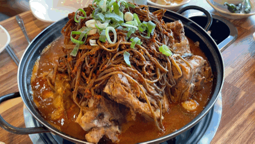  [전주 삼천동] 고구마 줄기 감자탕으로 유명한 "육일 식당"
