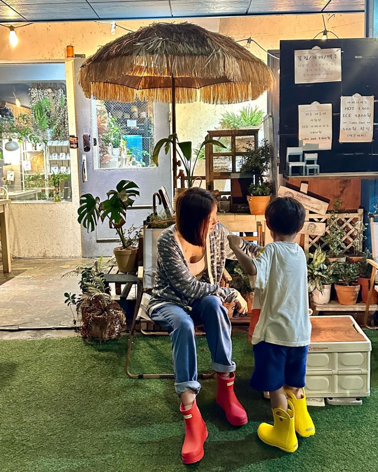 비많이 오는 장마철 필수템! 이시영 헌터 레인부츠 How Much? 비많이 오는 장마철 필수템! 이시영 헌터 레인부츠 How Much?