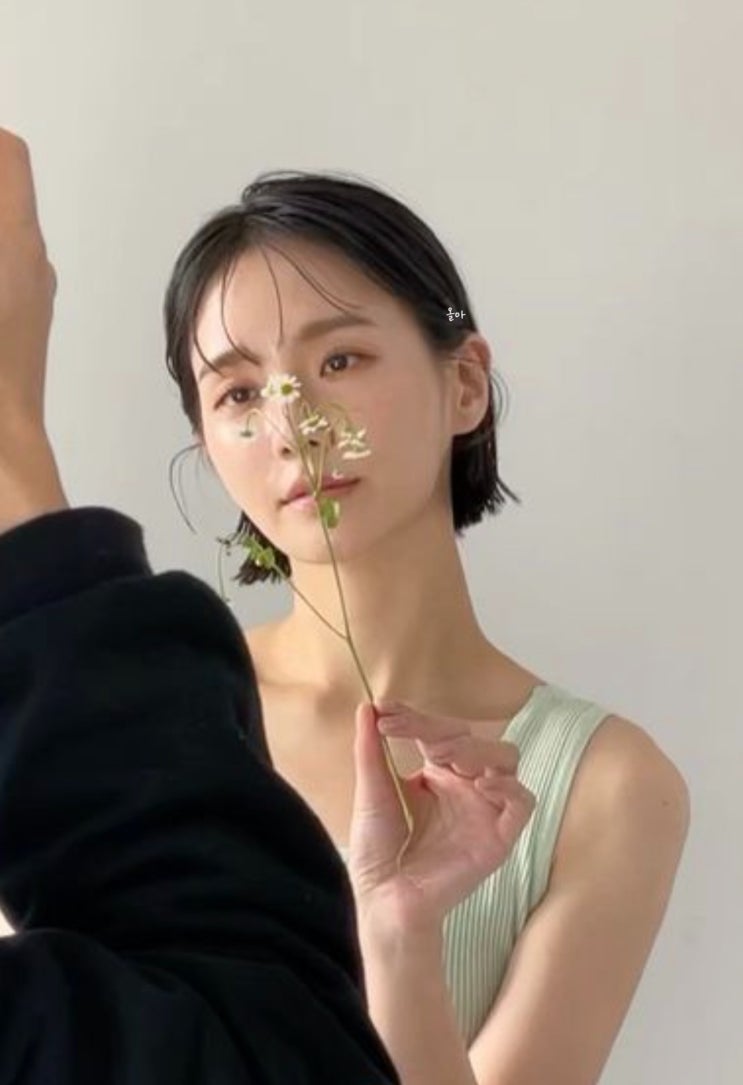  요즘 대세 박규영의 단발머리 스타일 모음(태슬컷,시스루뱅 앞머리,반묶음)