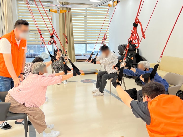  파주 운정 주간보호센터   늘봄재활 프로젝트!  감자전 요리활동, GTS(보행/재활/슬링) 재활기구
