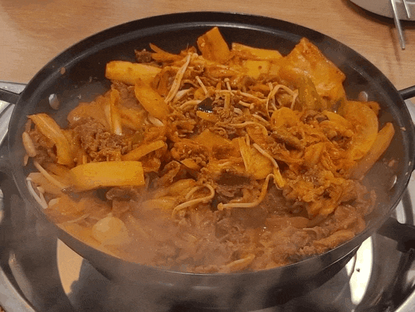  가성비갑 김치제육정식으로 최고오찬을, 영등포 형제정육식당