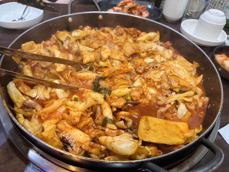  왕십리 맛집 수제비 먹는 닭갈비 | 낙지와 닭갈비, 수제비 쯔양맛집: 서울/행당동