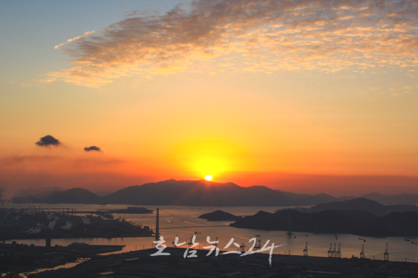  광양시 해넘이&해맞이 명소 ‘구봉산전망대’ 아름다운 석양과 장엄한 일출
