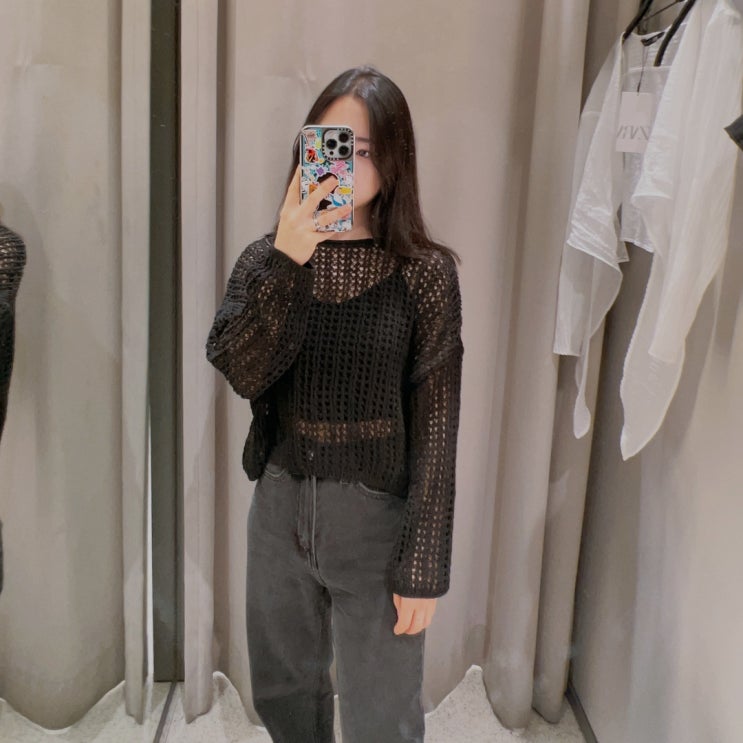 ZARA 자라 세일 진행 중! 컷아웃 크롭 니트 스웨터 영등포 타임스퀘어 ZARA 자라 세일 진행 중! 컷아웃 크롭 니트 스웨터 영등포 타임스퀘어