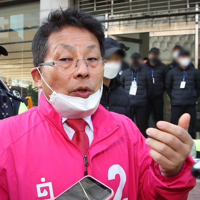 "자식 죽음으로 징하게 해먹네"…'<b>세월호</b> 모욕' <b>차명진</b>, 1심 집유