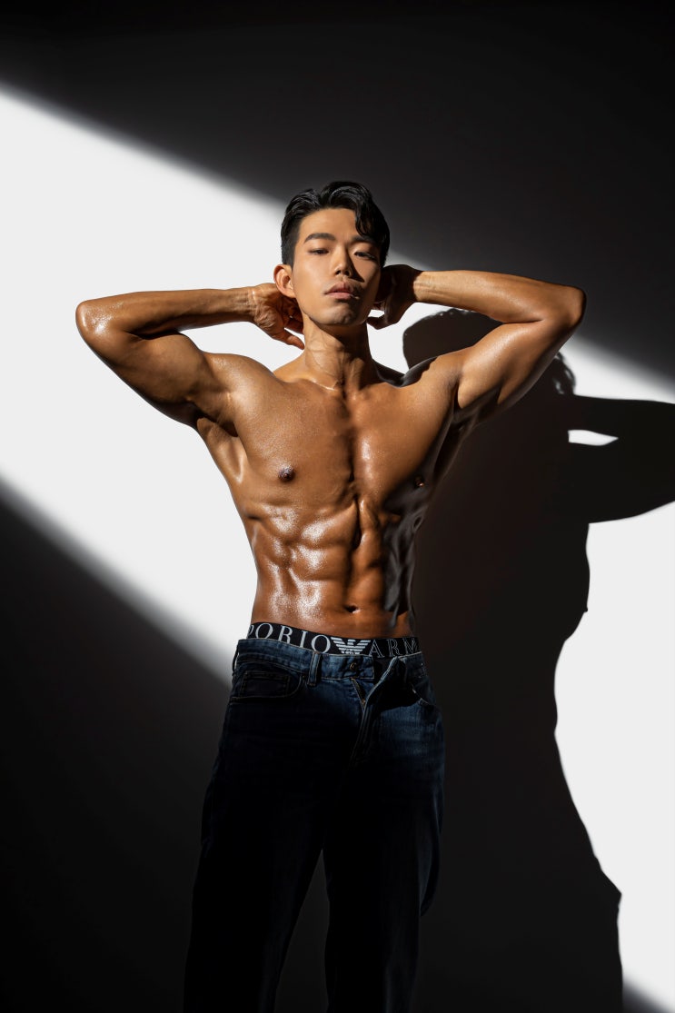  바디프로필을 위한 남자 태닝과 남자 왁싱도 '청춘케어'에서.