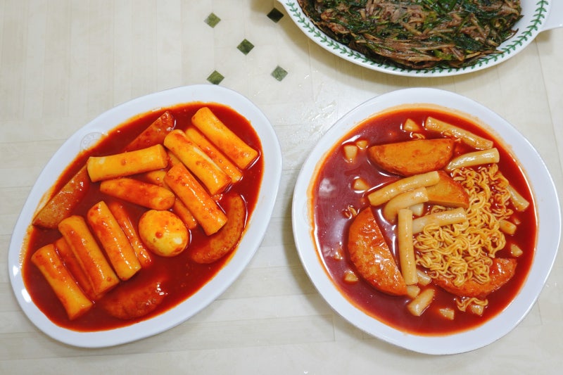 오늘 저녁메뉴는 신상떡볶이 밀떡 쌀떡 2가지 밀키트 풀무원 떡볶이키트 : 네이버 블로그