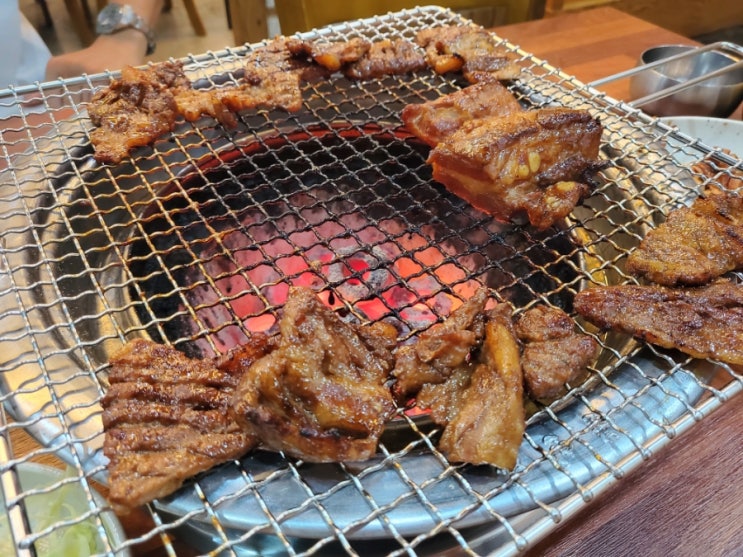  [대구 맛집] 달서구 진천동 숯불에 구워주는 양념돼지갈비 맛집 갈비로 20