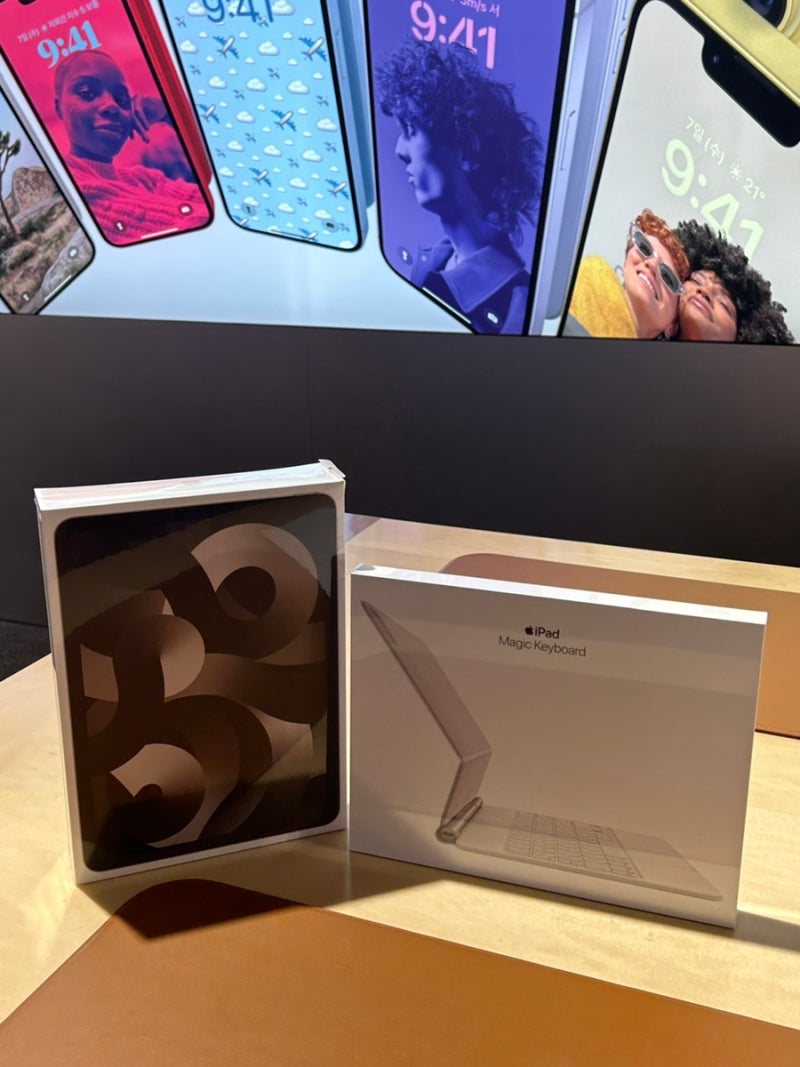 잠실 윌리스 매장 애플 아이패드 에어 5세대와 매직 키보드 : Willys Apple Shop iPad Air 5 and Magic Key....