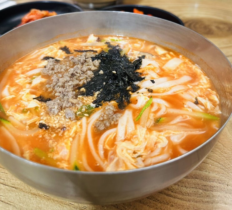 입을 모아 추천하는 강릉 벌집 장칼국수 맛집