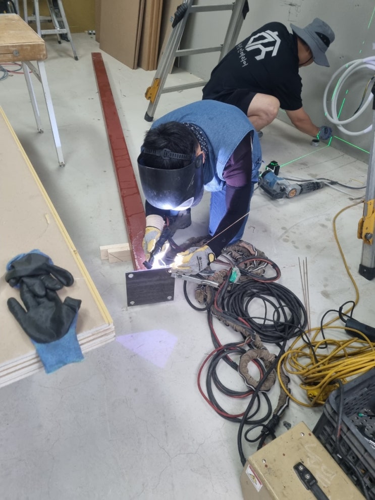  펌기계고정  펌기계구조물설치