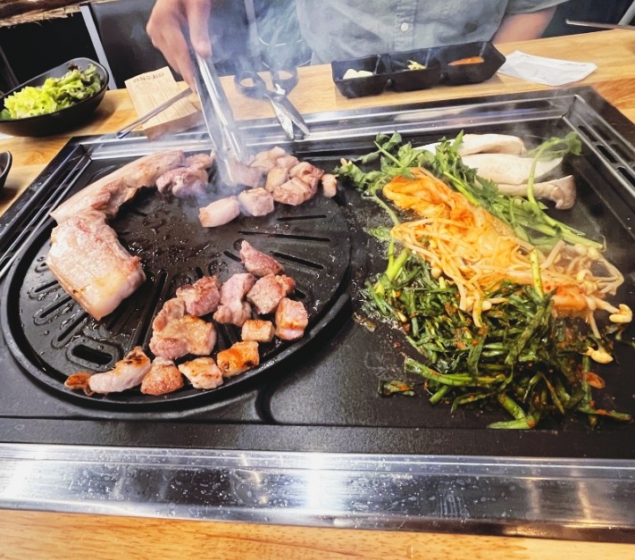  육질 좋은 지리산 흑돼지 민락동 삼겹살 흑돼지로5길 고깃집