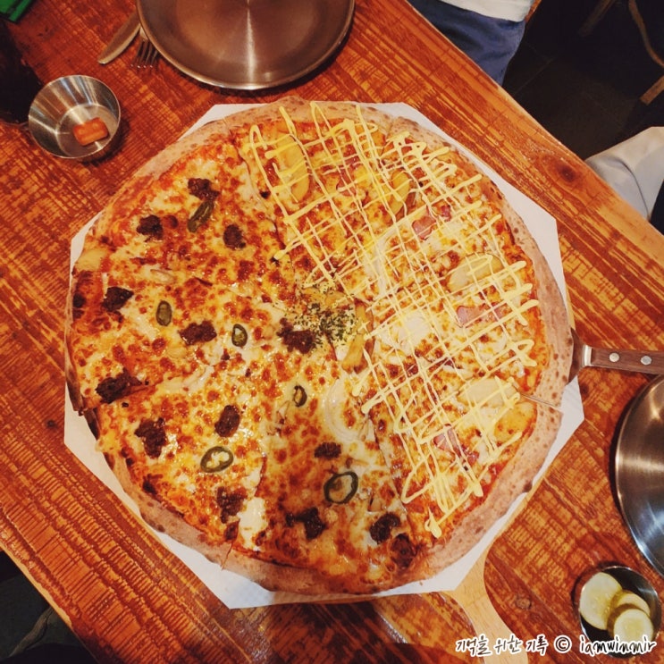 가산동 2가지 맛 반반 피자로 점심 마피아피자&펍 가산동 2가지 맛 반반 피자로 점심 마피아피자&펍