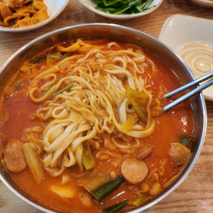  갈산역 점심 직장인 맛집 육대장 육개장 칼국수 맛있어요!!!