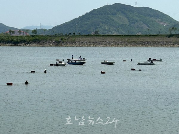  광양-하동 섬진강 재첩잡이 손틀어업 어업 분야 최초로 세계중요농업유산 등재