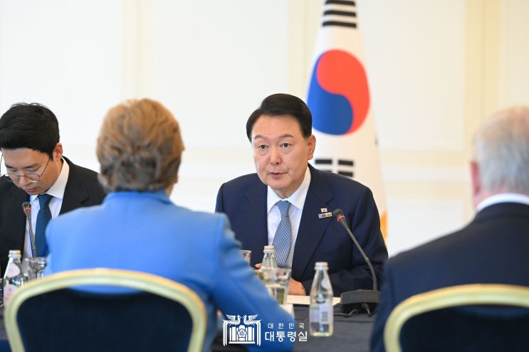 尹 <b>대통령</b>, NATO 정상회의 계기 미 <b>상원의원</b> 대표단 <b>접견</b>