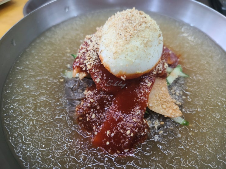  시원한 매운맛 노원역 이오냉면~