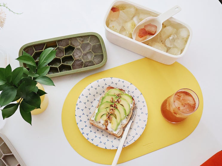  여름 홈카페 필수템 마리슈타이거 실리콘 얼음트레이 냉장고 얼음통, 스쿱세트