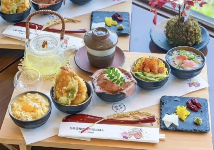 [교토 아라시야마 특별한 인기 런치.1] 예약없이는 기본 못들어가는 현지인들에게도 인기 짱 아라시야마 점심 런치식당 무슨 수가 있어도 제가 예약해 놓읍니다