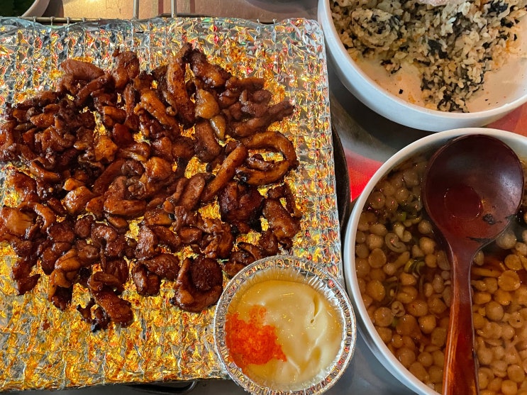  [신사 맛집] 온달집 본점 | 숯불구이 닭다리살, 닭발, 꼼장어 실내 포차. 가로수길 실내포차 닭다리살 + 심야 우동. 불향 숯불구이 닭다리살 안주 맛집