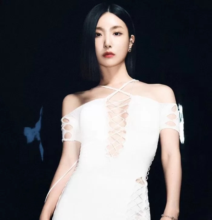 '8월 컴백' 브브걸, 소속사 바꾸고 세련되게 변해...찰떡 코디 찾아 예쁨에 세련미 더한 비주얼 변신 '8월 컴백' 브브걸, 소속사 바꾸고 세련되게 변해...찰떡 코디 찾아 예쁨에 세련미 더한 비주얼 변신