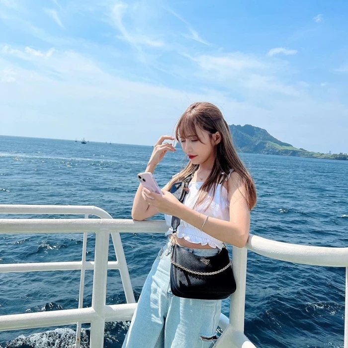 아프리카 TV BJ 하두링, 외국인 종업원 앞에서 어눌한 말투 흉내...비판 쏟아지는 중 아프리카 TV BJ 하두링, 외국인 종업원 앞에서 어눌한 말투 흉내...비판 쏟아지는 중