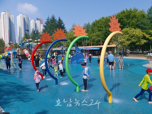  광주광역시 시민의숲 물놀이장 22일부터 개장 “여름방학, 물놀이장 무료 이용하세요”