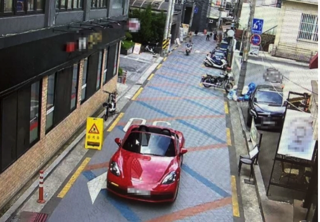 빌린 외제차로 재벌 행세 20대 여성 감금 수천만원 뺏어 범행대상 물색 빌린 외제차로 재벌 행세 20대 여성 감금 수천만원 뺏어 범행대상 물색