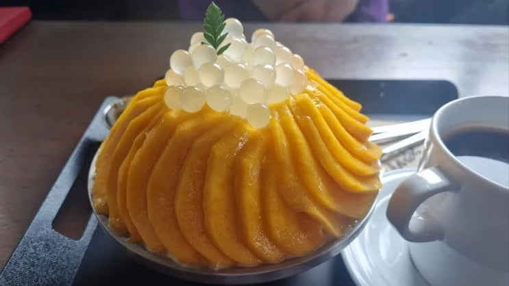  행궁동 스퀘어드 망고빙수 여름 대표 음료 팥빙수 생망고빙수