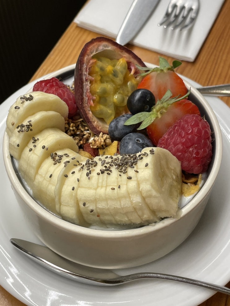  포르투 브런치 먹어보고싶으면 Mercador Cafe 가보세요