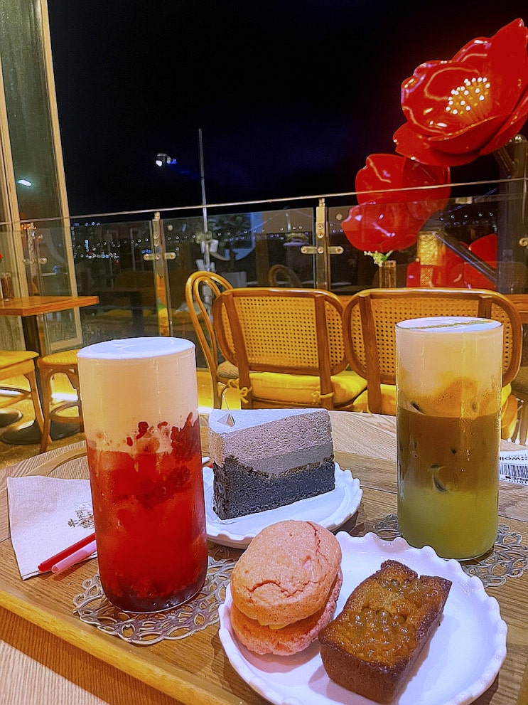  광안리주차가능카페, 한옥느낌의 광안대교가 한눈에 보이는 오션뷰 광안리 카페 : 비엔나커피 광안리점
