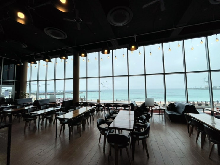  [제주도 이색 카페/월정리 해수욕장 이색 카페] 내돈내산 분위기, 경치 좋은 이색 카페 '머문 베이커리카페'