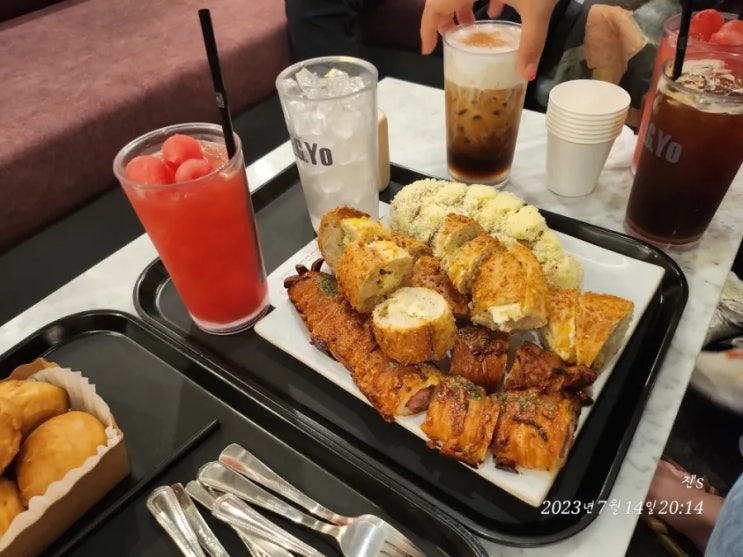  다대포 베이커리 카페 E.G.Yo 661 어머니 생신 나들이 수박주스 맛있네(2층 노키즈존)
