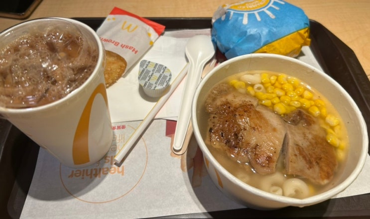  홍콩 맥도날드 메뉴 / 맥모닝 / 파인애플 버거 파이 / 망고 스무디 / 마카로니스프
