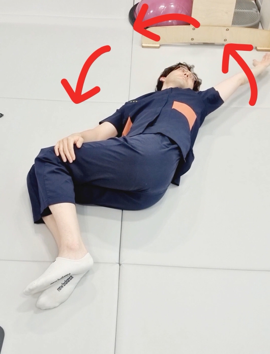  굽은 등! 이렇게 해보세요.