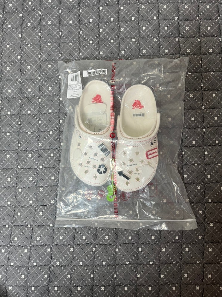 크록스 x 강혁 클래식 클로그 화이트 리뷰(Crocs x Kanghyuk Classic Clog White)-208475-100