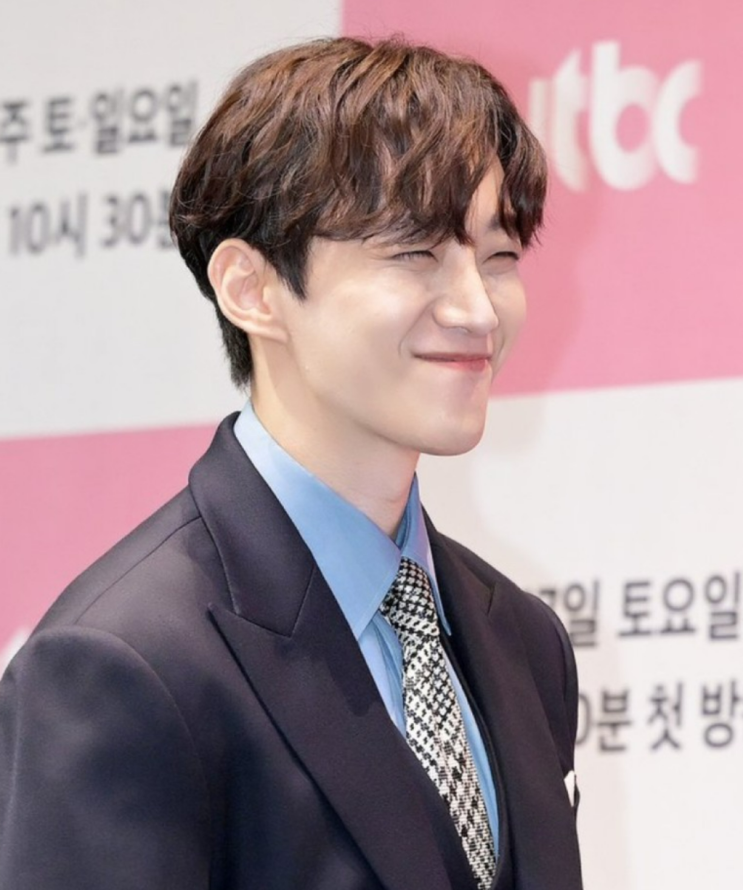 킹더랜드 8회 리뷰 및 9회 예고 뇌피셜: (닥터 차정숙 후속 JTBC 토일 드라마): 총 재산만 100조인 구일훈 회장! 그가 숨겨놓은 비밀!