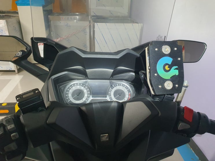  FORZA 300 2020 - 고블린 자석 거치대 장착