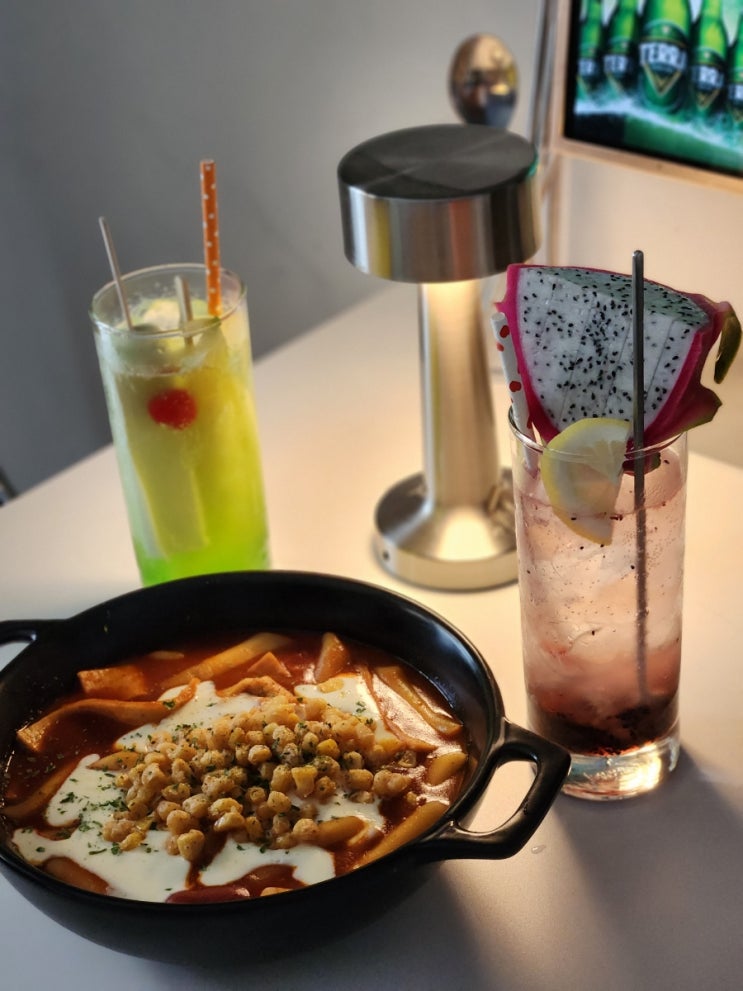  혜화 : 비스라운지 l 맛도리 하이볼 가득 혜화 술집