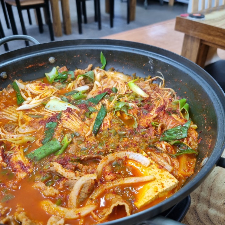 [강릉 옥천동] 몽실네밥집 : 시원 칼칼한 차돌 김치찌개가 맛있는 로컬 한식 맛집