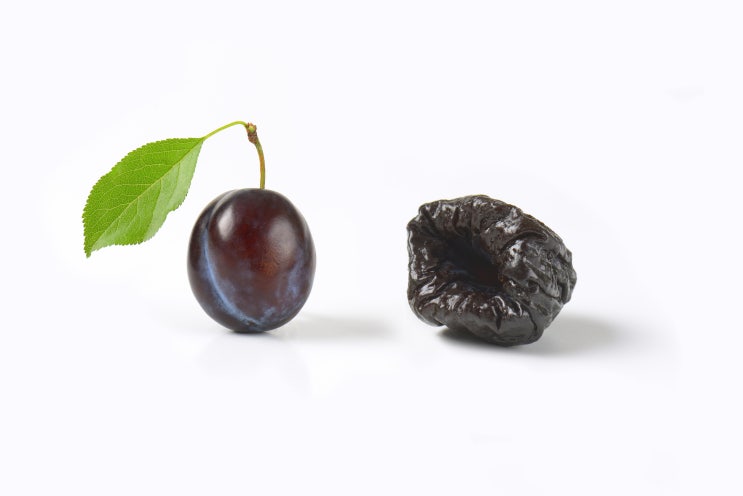  자두 효능(말린 자두를 영어로 프룬 푸룬, 건자두 주스 효과? 변비 개선) 자두 기본정보(칼로리, 보관법, 철, 제철, 성분, 영어로 prune plum)