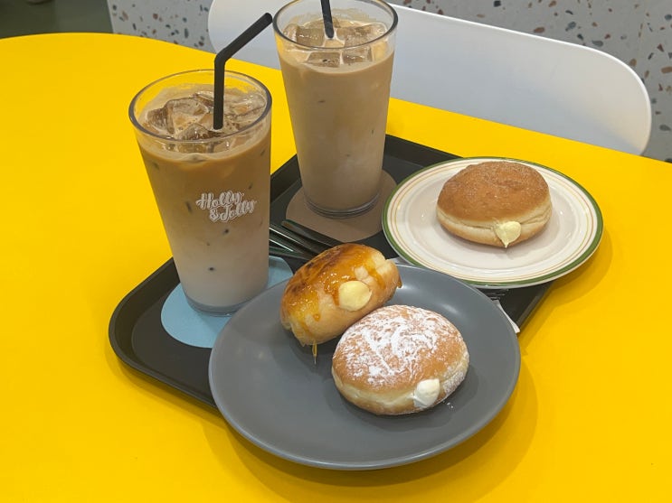  신림 데이트로 좋은 도림천 카페 홀리앤졸리 도넛&커피 신림점
