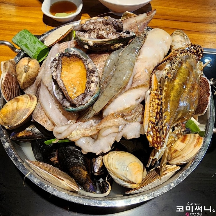 [남양주 화도 북한강 맛집] 곰아줌 칼국수 보양식으로도 손색없는 꽃게해물손칼국수