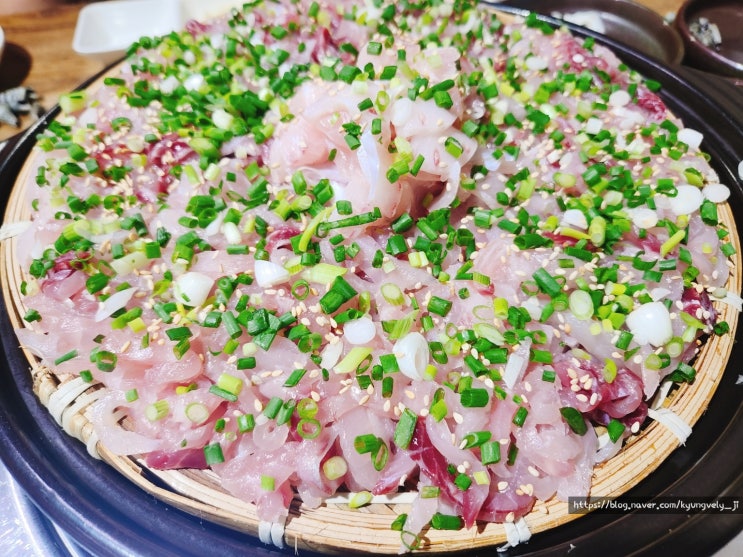  양산 중부동 향어 회 맛집 '원동삼형제메기전문점'