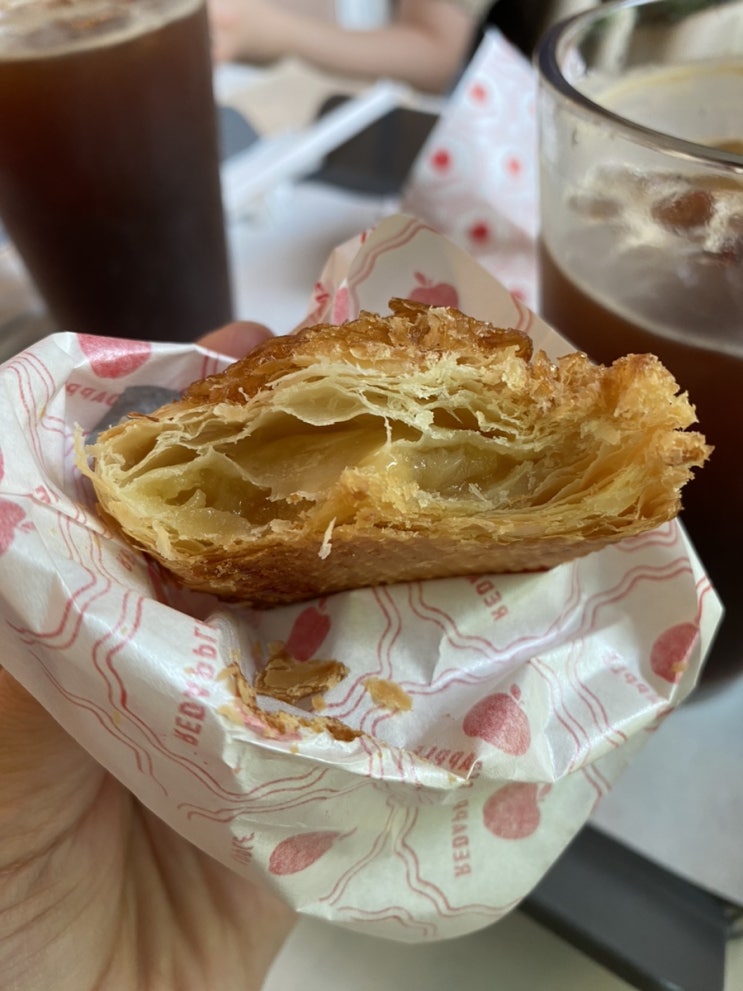 실내데이트 용산역 아이파크몰에서 조용한 레드애플 카페 추천 (REDAPPLE COFFEE) 정확한 위치는 용산역광장 왼쪽 H&M 뒤 실내데이트 용산역 아이파크몰에서 조용한 레드애플 카페 추천 (REDAPPLE COFFEE) 정확한 위치는 용산역광장 왼쪽 H&M 뒤