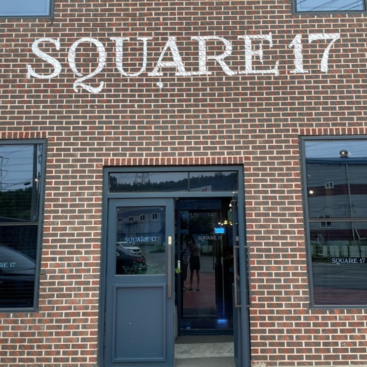  [ 화성 카페 ] SQUARE17, 빨간벽돌과 빈티지스러운 인테리어