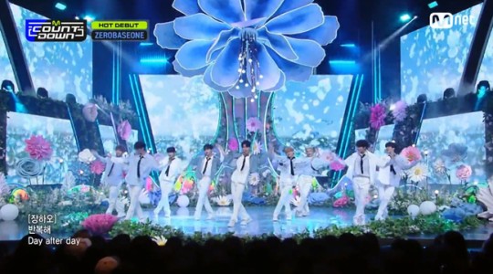 ‘괴물 신인’ <b>제로베이스원</b>, 음악방송 점령한 <b>청량</b> 에너지