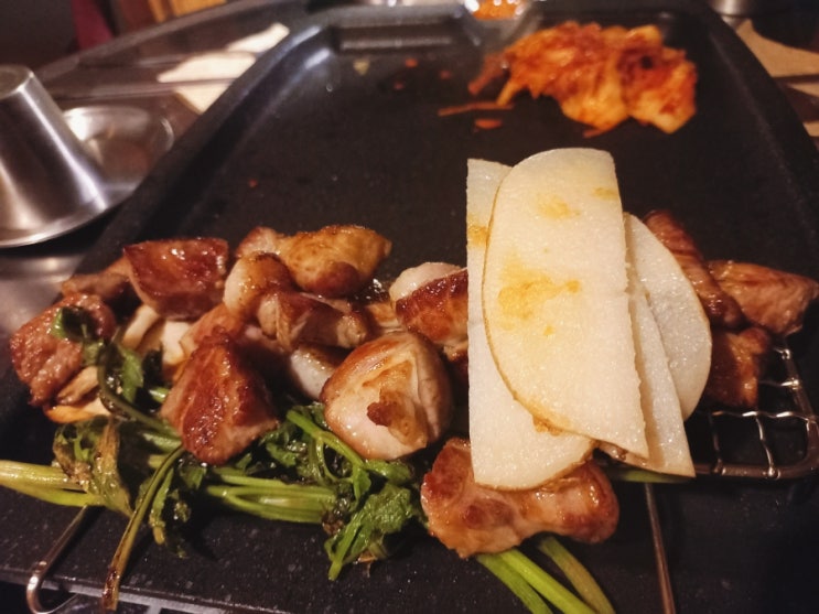  신촌 고기집 홍대 애견동반 식당 고기꾼김춘배숲길직영점
